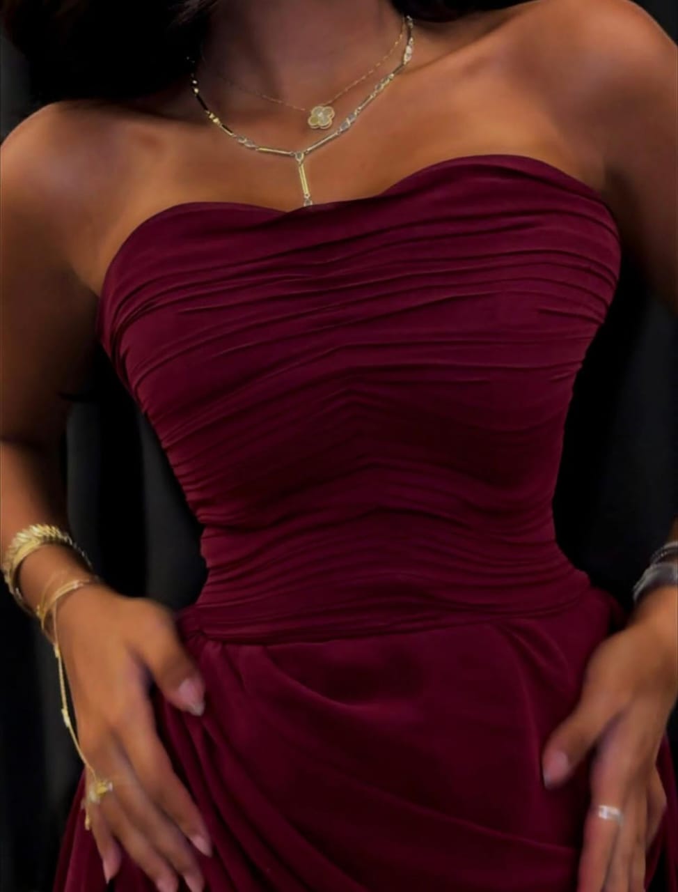 Elegant strapless gown