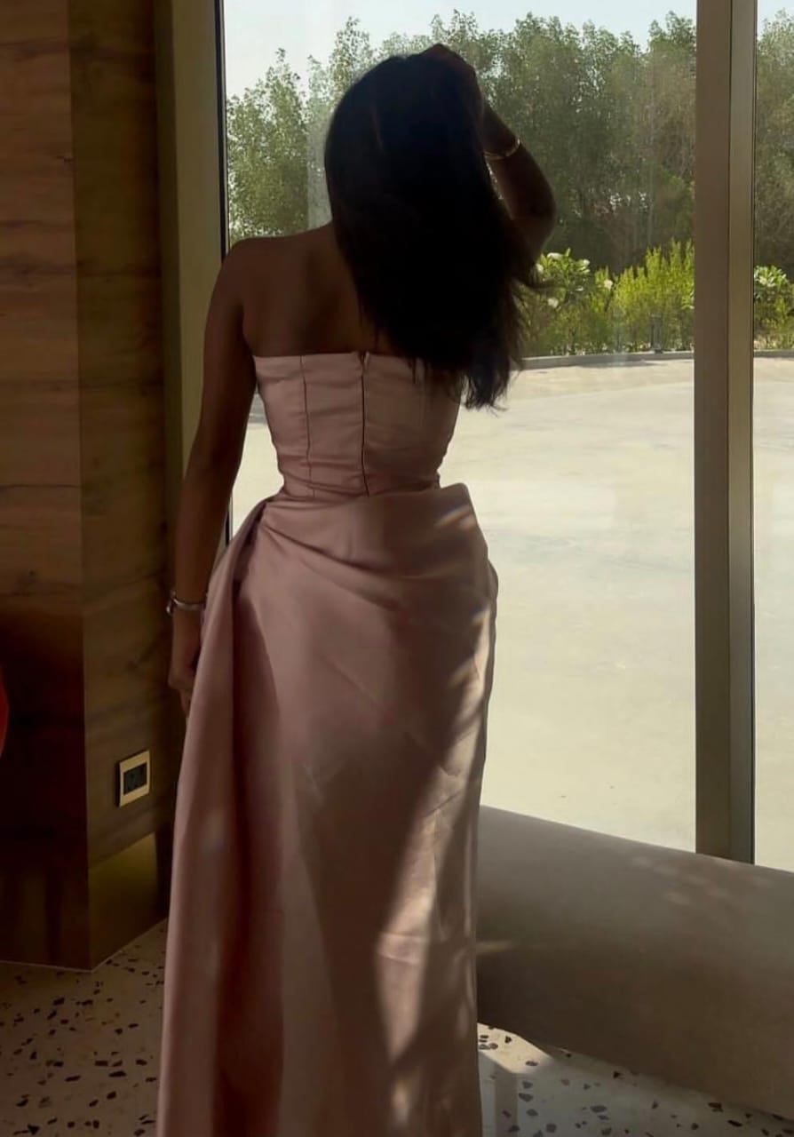 Elegant strapless dress
