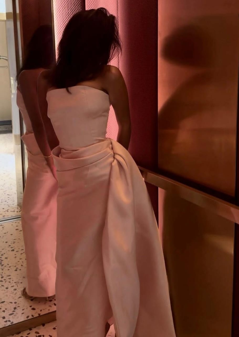 Elegant strapless dress
