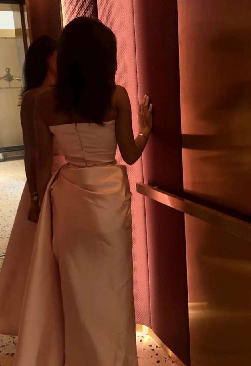 Elegant strapless dress