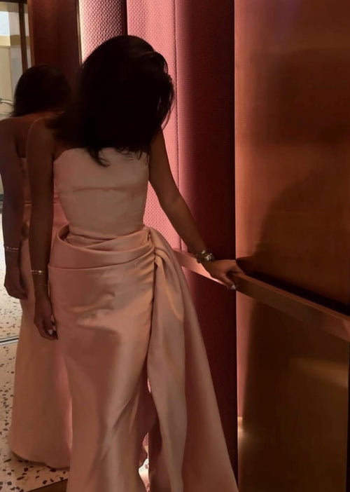 Elegant strapless dress