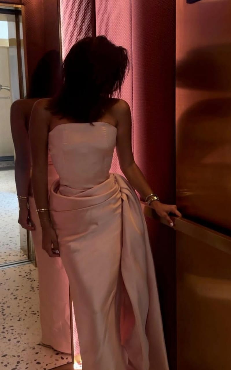 Elegant strapless dress