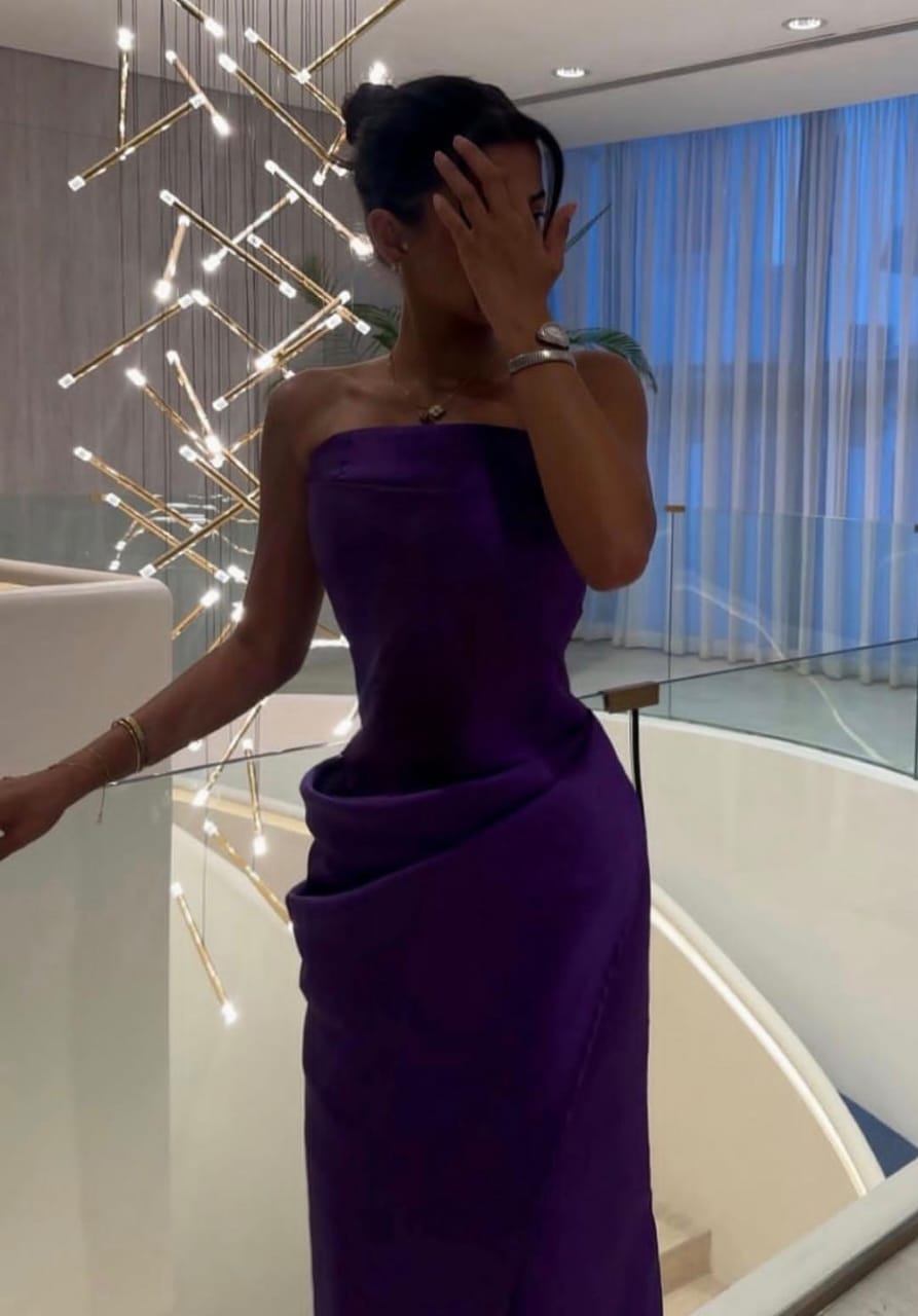 Elegant Women's evening gown – Awg fashion designer