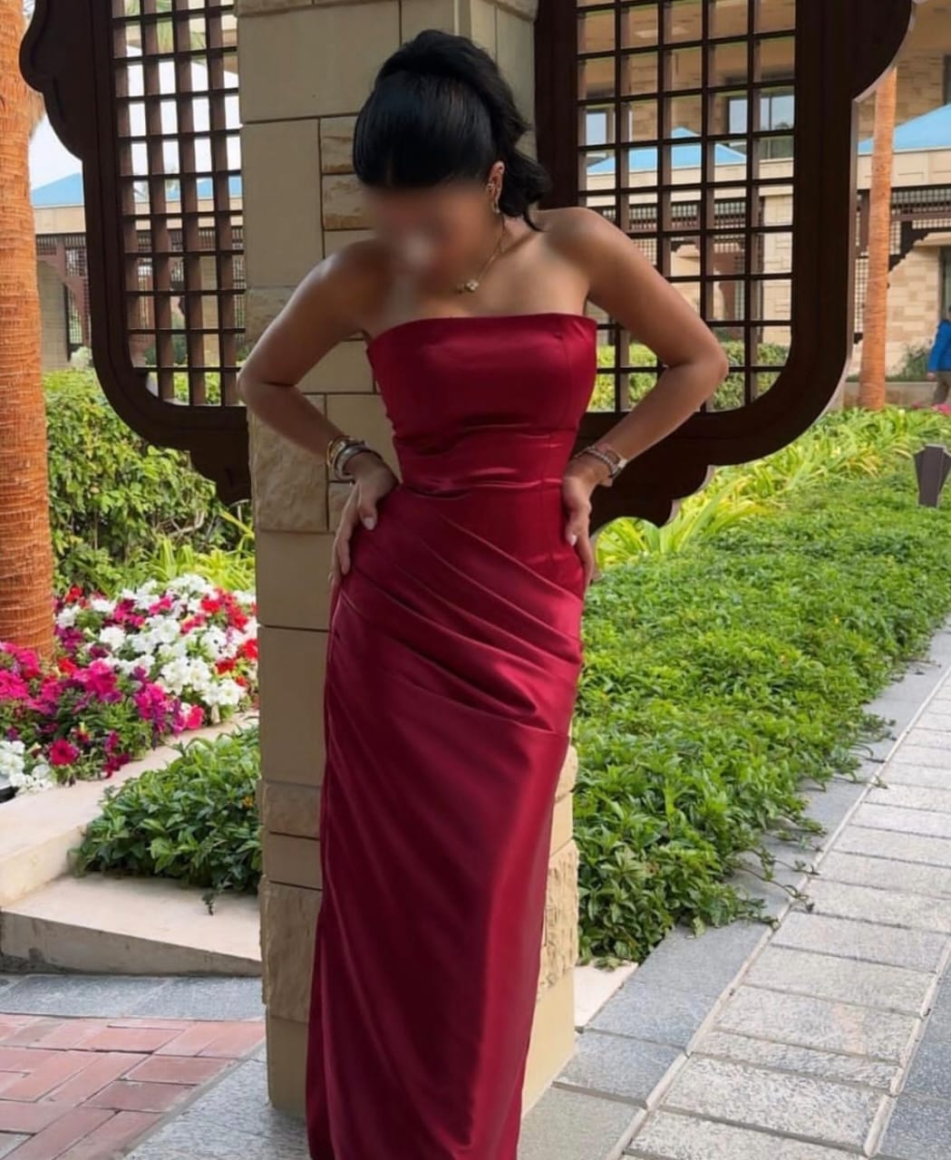 Elegant Women's wedding dress